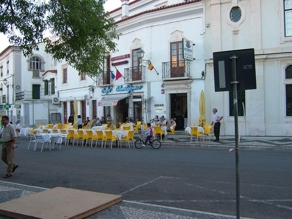 Alentejano Low Cost Hotel Эштремош Экстерьер фото